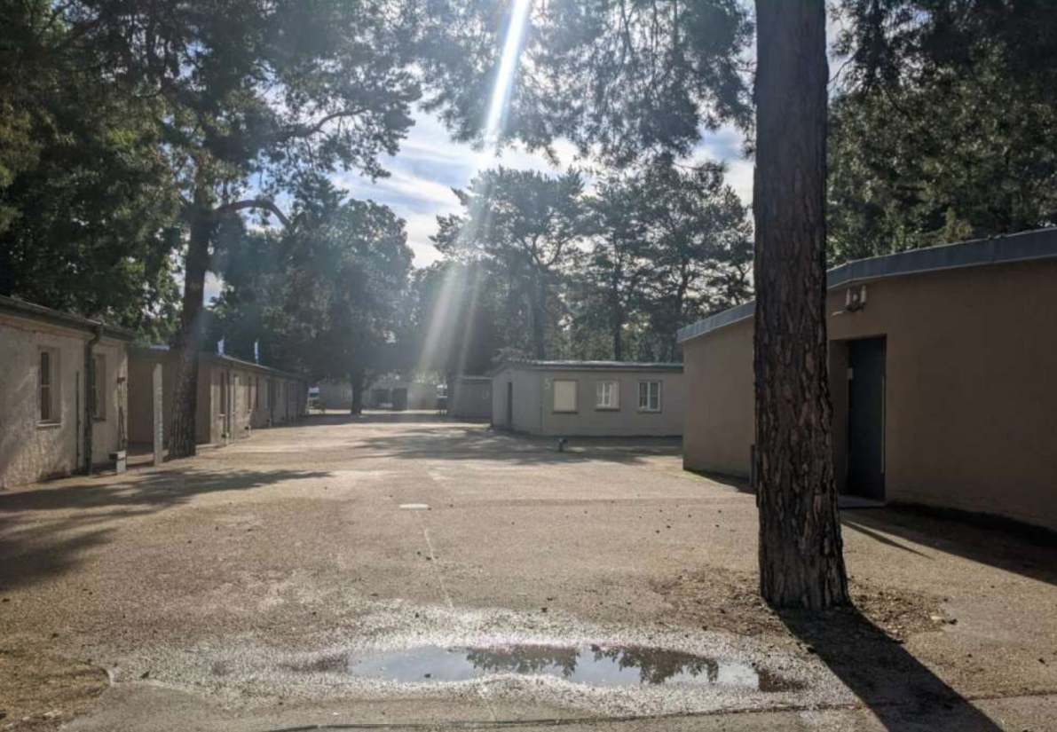 Human Commodity-Ware Mensch