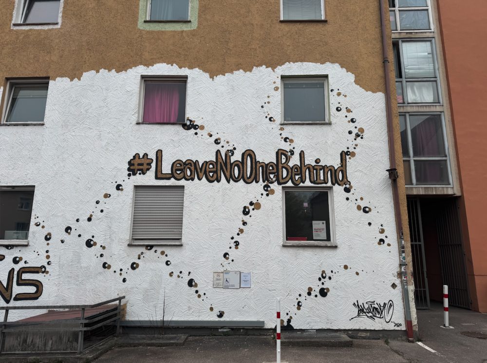 Cosmopoling-leavenoonebehind Cosmopoling-leavenoonebehind