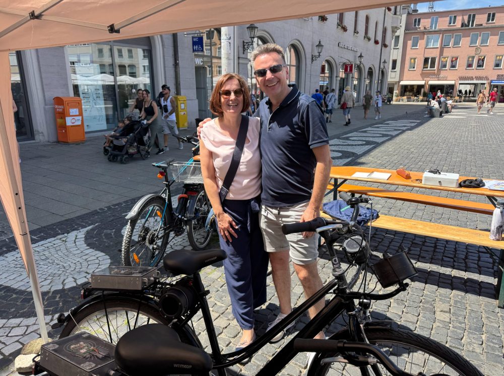 Cosmopoling_director Cosmopoling_director